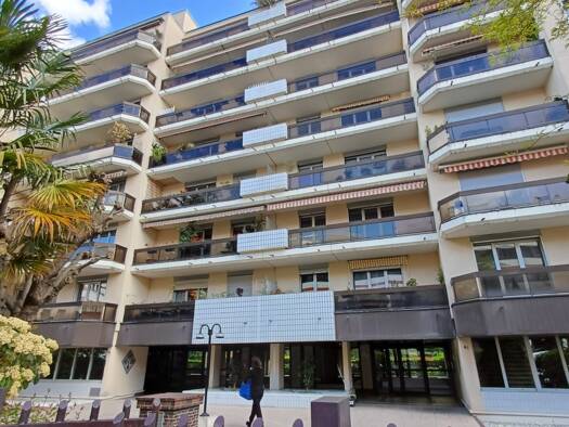 Appartement à louer 831 € 1 pièce 19,6 m² 4ème étage Corentin Celton Issy-les-Moulineaux 92130