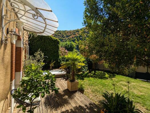 Maison à vendre 475 000 € 8 pièces 5 chambres 219 m² Charles de Gaulle Cahors 46000