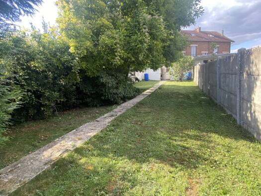 Maison de ville à vendre 139 500 € 5 pièces 3 chambres 110 m² 259 m² de terrain Ceinture Centre Ville Noyon 60400