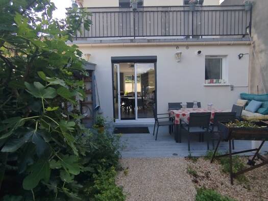 Maison à vendre 210 000 € 4 pièces 2 chambres 75 m² 182 m² de terrain Bagneaux-sur-Loing 77167