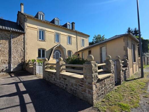 Immeuble à vendre 193 000 € 419 m² Saint-Sornin-Leulac 87290