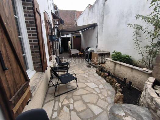 Maison de ville à vendre 139 000 € 5 pièces 4 chambres 155 m² 520 m² de terrain Rive Gauche-Saint Savinien Villeneuve-sur-Yonne 89500