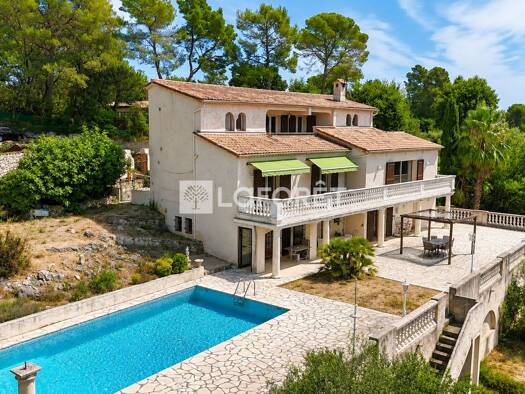Maison à vendre 995 000 € 8 pièces 6 chambres 303 m² 3 084 m² de terrain Sud Roquefort-les-Pins 06330