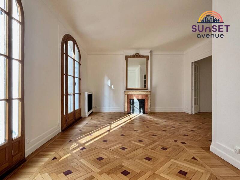 Maison à louer, 237m², PARIS 15E