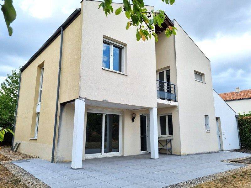 Maison à vendre, 140m², LUSSAC LES CHATEAUX