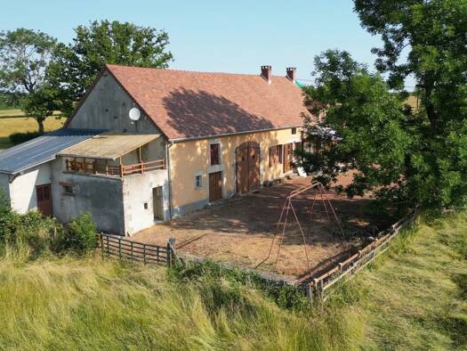 Maison à vendre 198 000 € 5 pièces 4 chambres 113 m² 940 m² de terrain Liernais 21430