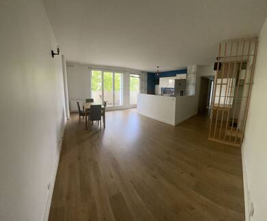 Appartement à louer 1 330 € 3 pièces 2 chambres 63 m² 3ème étage Rosny sous Bois 93110