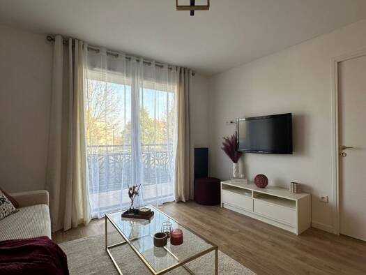 Appartement à louer 990 € 2 pièces 1 chambre 43 m² Étage 1/2 Chessy 77700