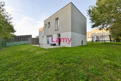 Maison à vendre 256 000 € 4 pièces 3 chambres 95,3 m² St Leger des Bois 49170