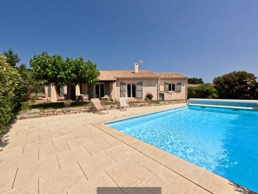 Maison de plain-pied à vendre 739 000 € 7 pièces 5 chambres 145 m² 1 000 m² de terrain La Farlede 83210