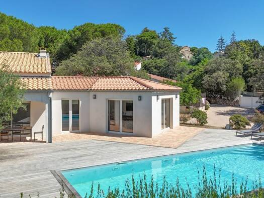 Villa à vendre 1 155 000 € 5 pièces 4 chambres 185 m² 1 579 m² de terrain Agosta 20166