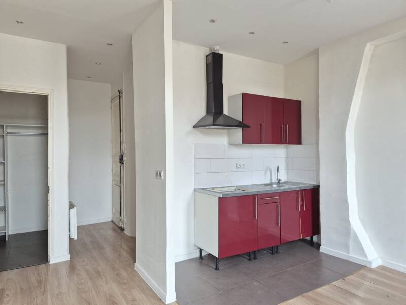 Maison à louer, 37m², MARSEILLE 3E