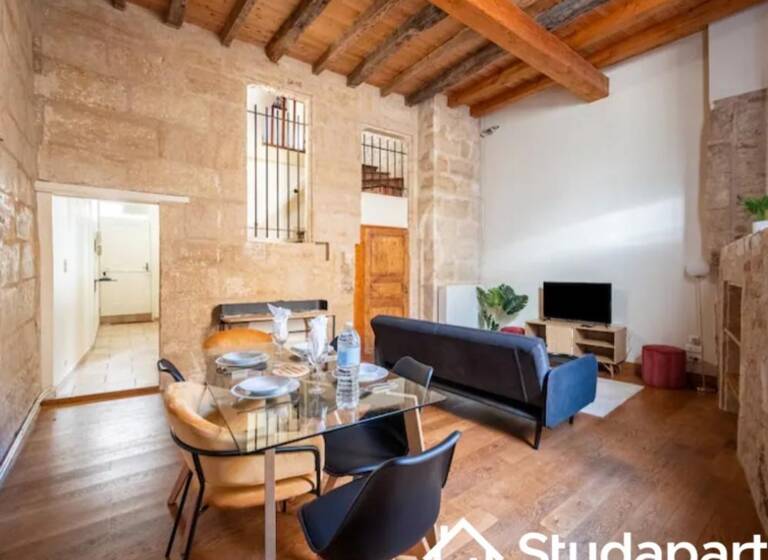 Appartement à louer 410 € 1 pièce 4<br/>chambres 12 m²<br/>superficie Centre Ville Niort 79000