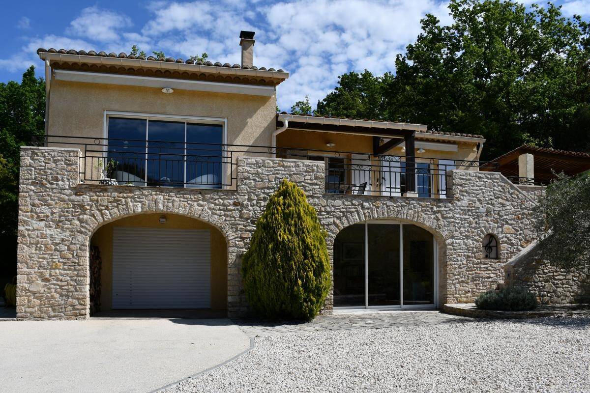 Maison à vendre, 166m², SAINT JEAN DE MARUEJOLS ET AVEJAN