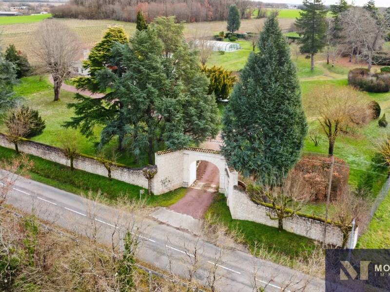 Maison à vendre, 375m², ROULLET SAINT ESTEPHE