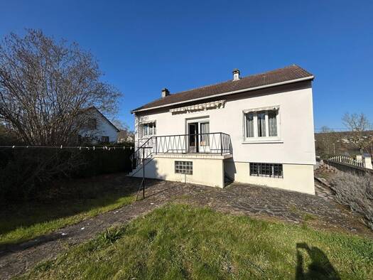 Maison de plain-pied à vendre 230 000 € 6 pièces 2 chambres 62 m² 398 m² de terrain Inter Marche Mantes-la-Jolie 78200