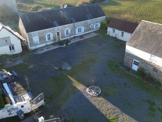 Maison à vendre 312 000 € 8 pièces 4 chambres 200 m² 2 688 m² de terrain Le Molay Littry 14330