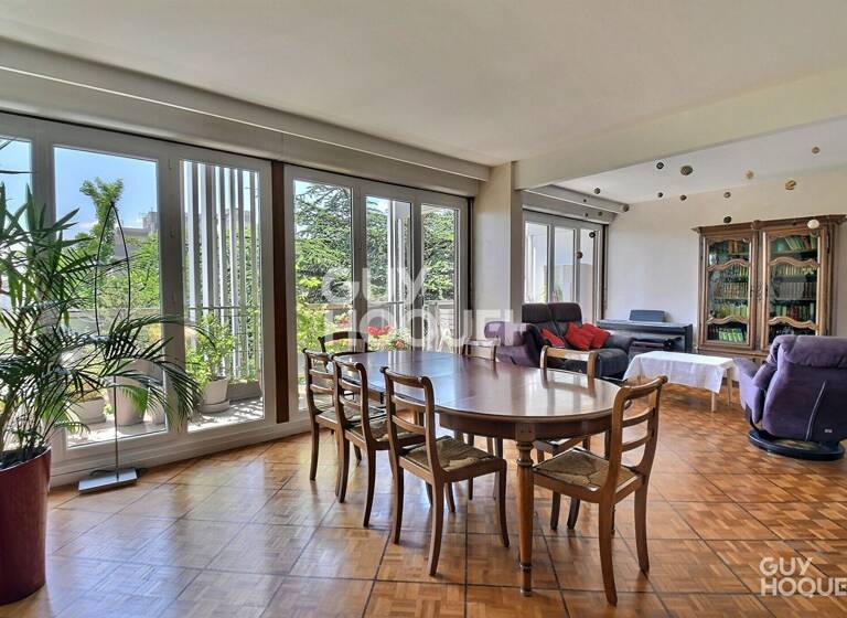 Appartement à vendre 430 000 € 5 pièces 3<br/>chambres 108 m²<br/>superficie 5/8<br/>étage Montchat Lyon 3ème 69003
