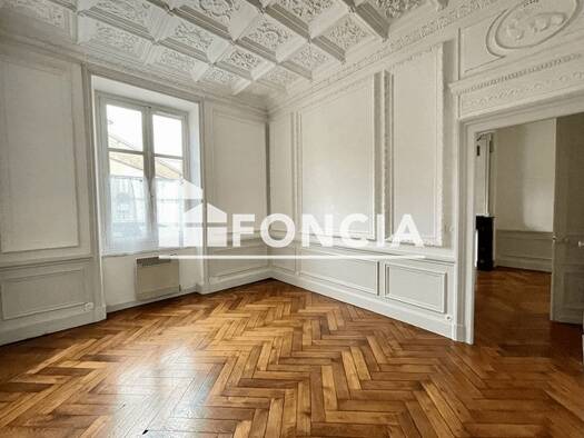 Appartement à louer 990 € 4 pièces 3 chambres 97,2 m² RDC/3 Bannier-Coligny Orléans 45000