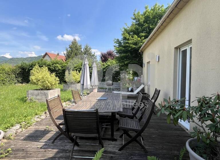 Maison à vendre 235 000 € 4 pièces 3<br/>chambres 86 m²<br/>superficie 675 m²<br/>terrain Sud Est Thann 68800