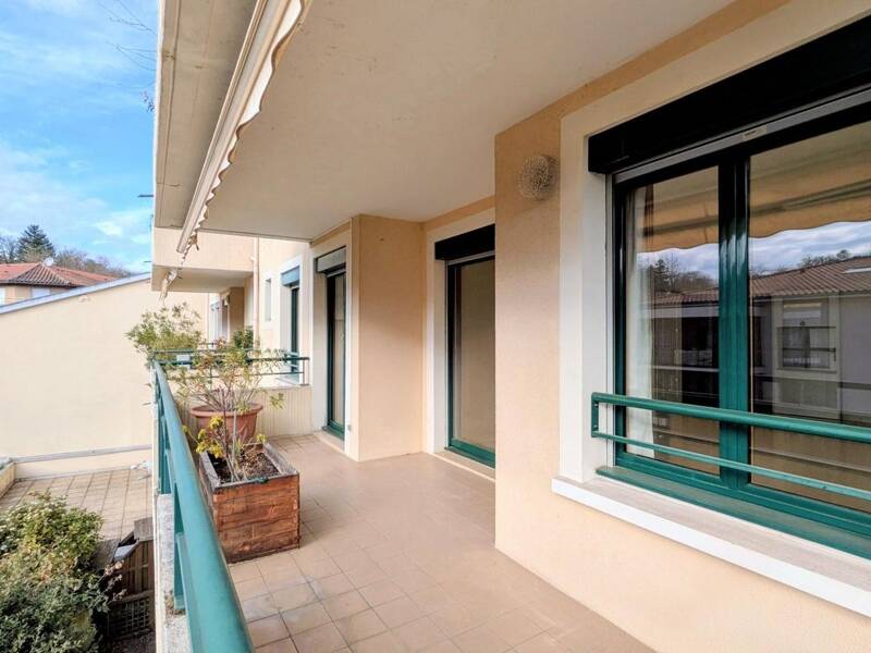 Maison à vendre, 130m², CHARBONNIERES LES BAINS