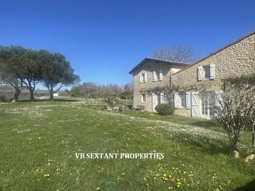 Demeure à vendre 997 000 € 19 pièces 13 chambres 600 m² 8 972 m² de terrain Branne 33420