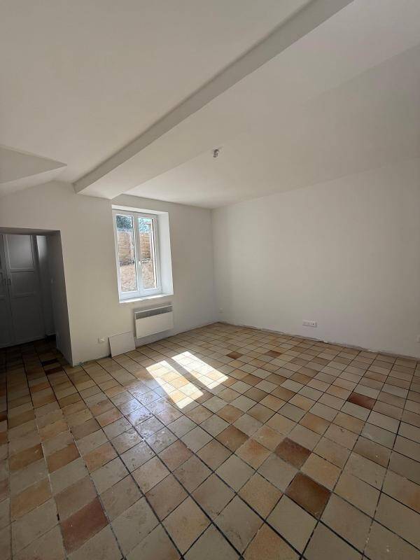 Maison à louer, 84m², MONTREUIL AUX LIONS