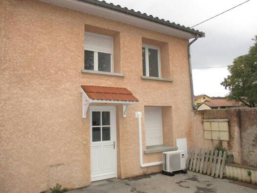 Appartement à louer 570 € 3 pièces 2 chambres 55 m² RDC Nord Est Roussillon 38150