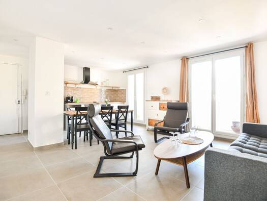 Colocation à louer - Première occupation 1 300 € 4 pièces 3 chambres 80 m² 7ème étage Belle de Mai Marseille 3ème arrondissement 13003