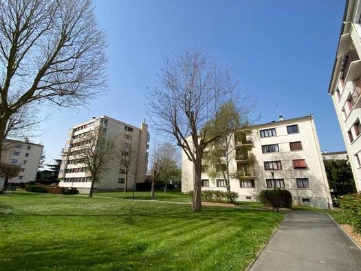 Appartement à vendre 170 000 € 3 pièces 3 chambres 67,4 m² Nord Les Clayes-sous-Bois 78340