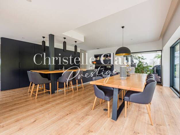 Maison à vendre 2 099 000 € 7 pièces 5 chambres 318 m² 32 000 m² de terrain Strasbourg 67000