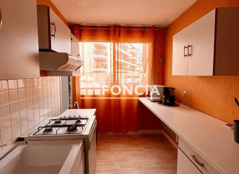 Appartement à vendre 82 000 € 3 pièces 2<br/>chambres 67 m²<br/>superficie 2<br/>étages Mulsant Roanne 42300