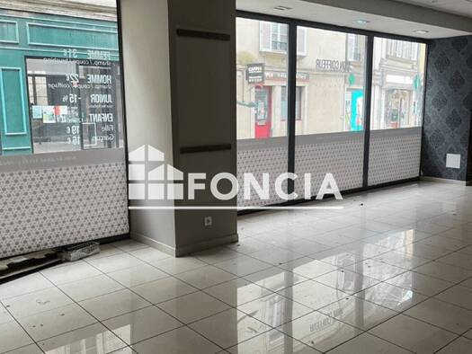 Local commercial à louer 1 000 € 90 m² de surface de vente Centre Sablé-sur-Sarthe 72300