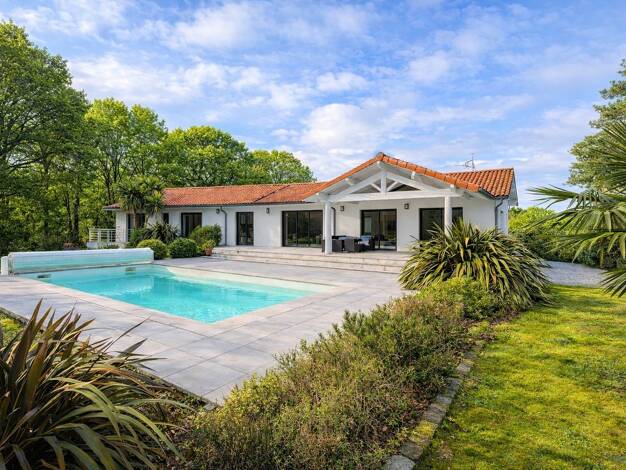 Maison de plain-pied à vendre 766 500 € 5 pièces 4 chambres 180 m² 2 000 m² de terrain Saint-Martin-de-Seignanx 40390