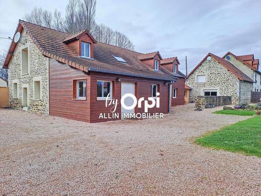 Maison de ville à vendre 283 000 € 12 pièces 10 chambres 390 m² 2 000 m² de terrain Lépaud 23170