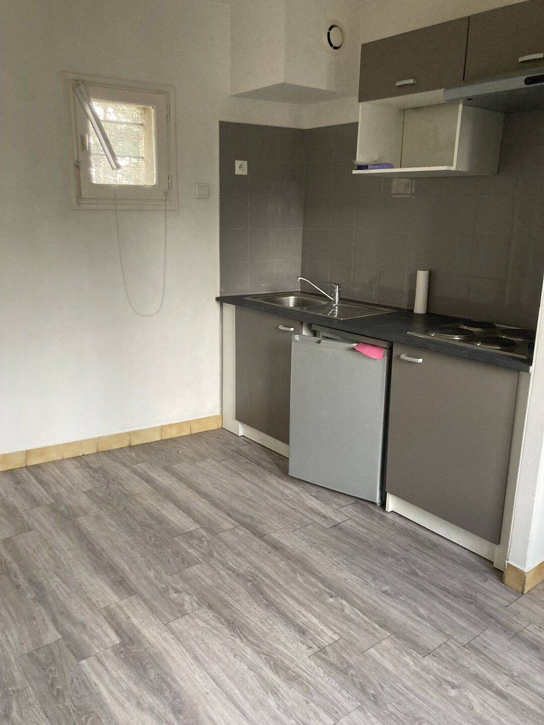 Maison à louer, 24m², IVRY SUR SEINE