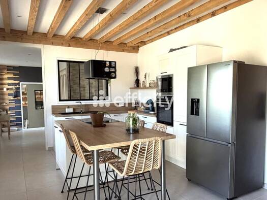 Maison de ville à vendre 305 000 € 5 pièces 3 chambres 107 m² 388 m² de terrain Saint-Étienne-des-Oullières 69460