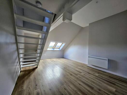 Duplex à louer 810 € 3 pièces 2 chambres 63 m² 3ème étage Centre Ville Amiens 80000