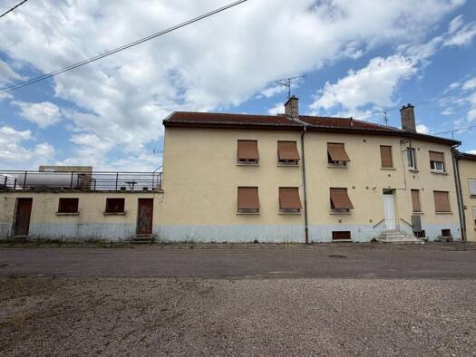 Immeuble à vendre 120 000 € 130 m² Croismare 54300