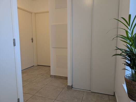 Appartement à vendre - Première occupation 210 000 € 3 pièces 2 chambres 66,7 m² RDC/2 Saint-Jean-de-Niost 01800
