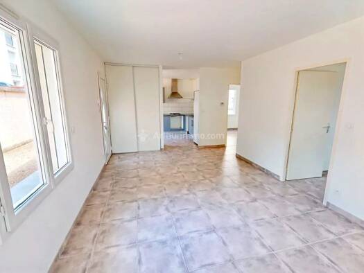 Appartement à vendre 212 500 € 3 pièces 2 chambres 61,6 m² RDC Saint-Jean-de-Bournay 38440