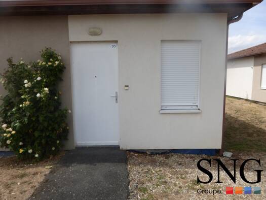 Appartement à louer 733 € 3 pièces 2 chambres 54 m² RDC Le Châtelet 18170