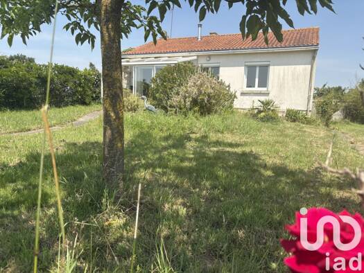Maison à vendre 215 000 € 5 pièces 4 chambres 125 m² 3 593 m² de terrain Chavagnes-en-Paillers 85250
