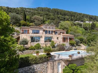 Maison de plain-pied à vendre 1 050 000 € 7 pièces 5 chambres 240 m² 2 232 m² de terrain Cabris 06530