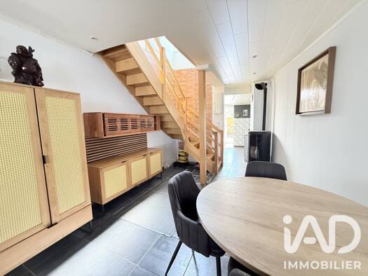 Maison de ville à vendre 207 000 € 4 pièces 3 chambres 95 m² 62 m² de terrain Croisette Faches-Thumesnil 59155