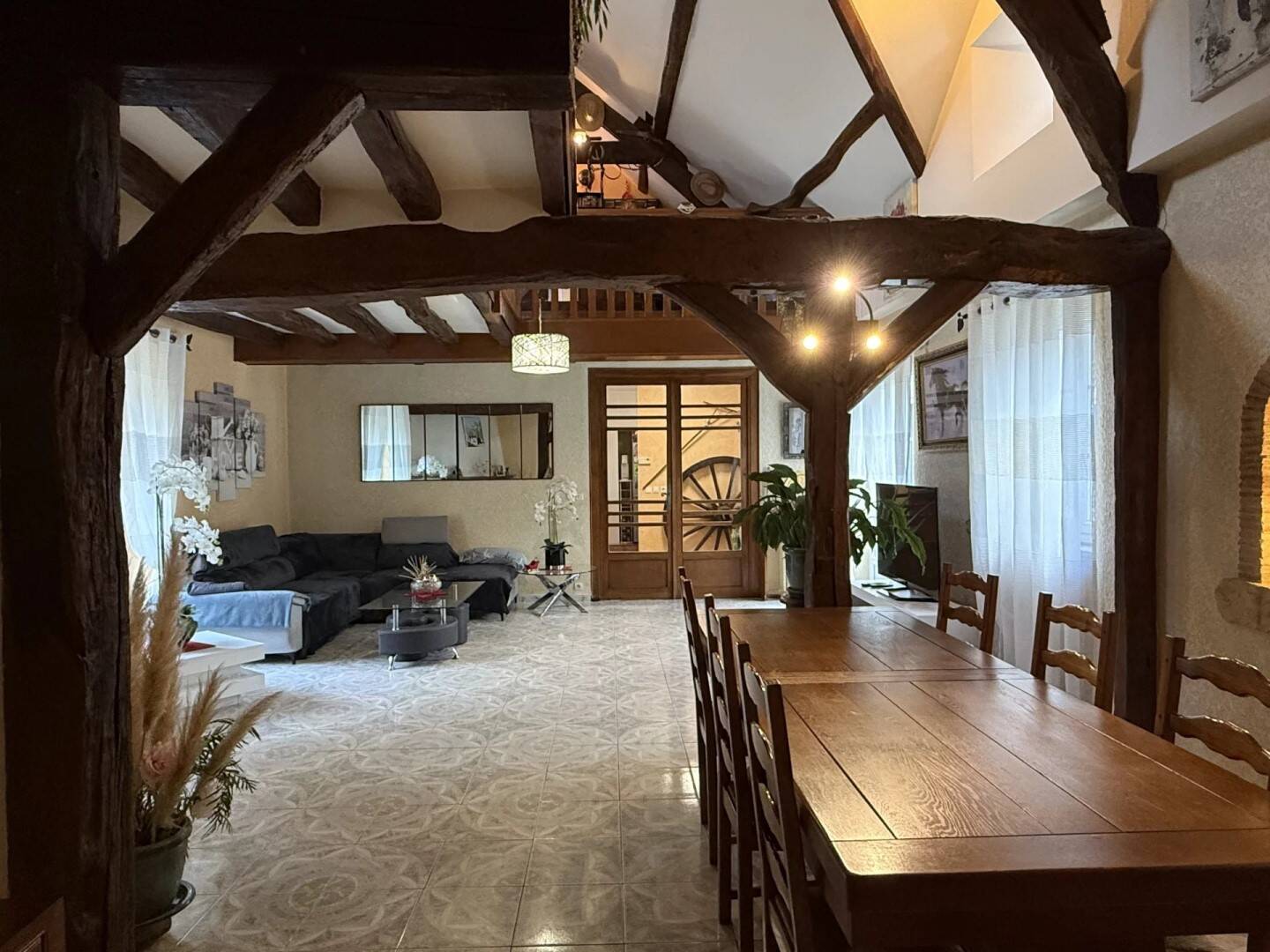 Maison à vendre, 350m², VILLENEUVE LA GUYARD