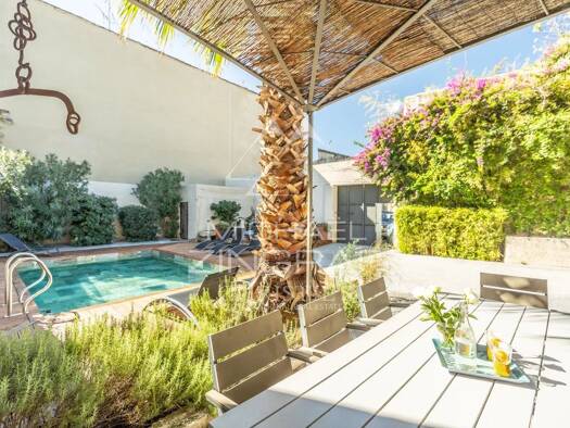 Maison de ville à vendre 1 110 000 € 7 pièces 4 chambres 211 m² 423 m² de terrain Eyragues 13630