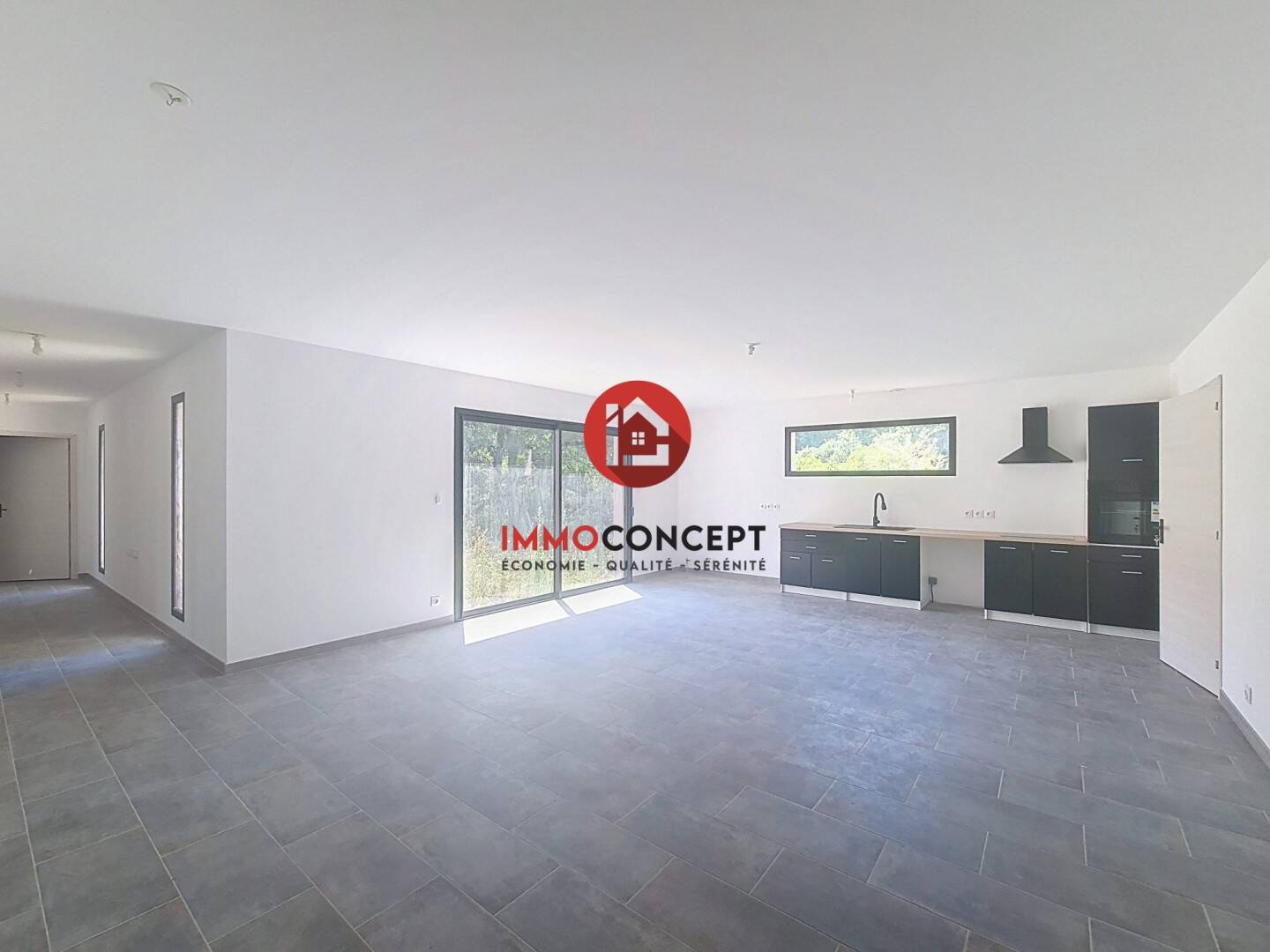 Maison à vendre, 132m², SAINT JULIEN DE PEYROLAS