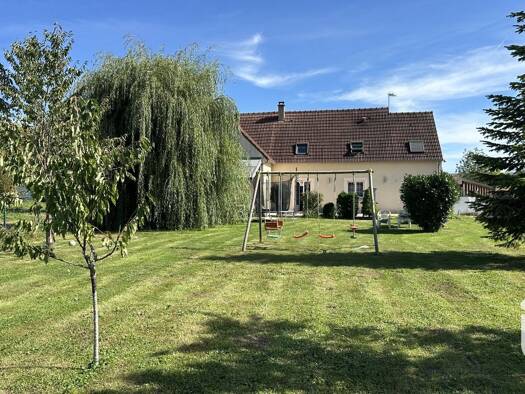 Maison à vendre 265 000 € 6 pièces 4 chambres 142 m² 2 380 m² de terrain Courteranges 10270