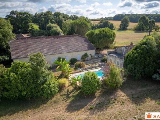 Maison de plain-pied à vendre 350 000 € 4 pièces 3 chambres 165 m² 14 416 m² de terrain Pont-du-Casse 47480